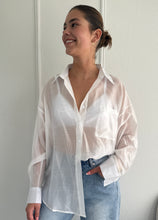 Afbeelding in Gallery-weergave laden, ByHan Silk Blouse White
