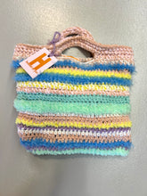 Afbeelding in Gallery-weergave laden, Handmade Crochet Bag Rainbow
