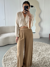 Afbeelding in Gallery-weergave laden, Berawa Top Kirsi Beige
