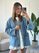 Afbeelding in Gallery-weergave laden, Oversized Denim Jacket
