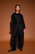 Afbeelding in Gallery-weergave laden, Studio Amaya | Filipa Blouse | Black
