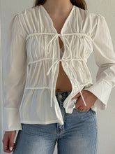 Afbeelding in Gallery-weergave laden, ByHan Strikjes Blouse
