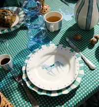 Afbeelding in Gallery-weergave laden, Anna + Nina Pine Scalloped Dinner Plate
