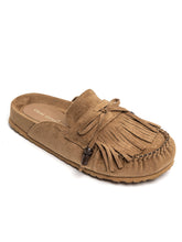 Afbeelding in Gallery-weergave laden, Mauri Cloqs met fransjes Camel

