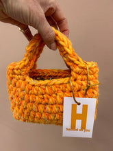 Afbeelding in Gallery-weergave laden, Handmade Crochet Bag Orange Small

