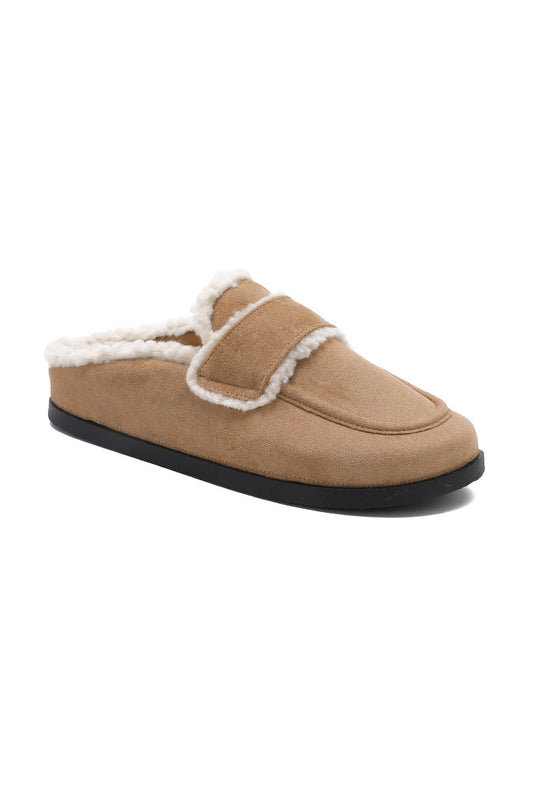 Josh cloqs Camel