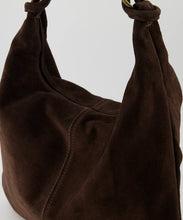 Afbeelding in Gallery-weergave laden, Esmee - Suede - Schoudertas - Donkerbruin
