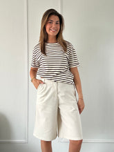 Afbeelding in Gallery-weergave laden, Rood Gestreept T-Shirt
