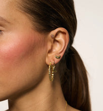 Afbeelding in Gallery-weergave laden, Anna Nina Single Croissant Stud Goud

