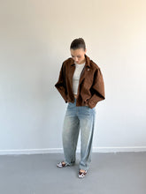 Afbeelding in Gallery-weergave laden, Noor suede jack bruin
