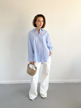Afbeelding in Gallery-weergave laden, Blauw / Wit Gestreepte Blouse
