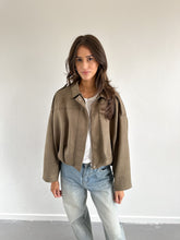 Afbeelding in Gallery-weergave laden, Chloe suede jasje groen
