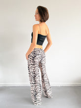 Afbeelding in Gallery-weergave laden, Zebra wijde broek creme
