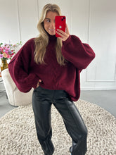 Afbeelding in Gallery-weergave laden, ByHan Lena Oversized Trui Bordeaux
