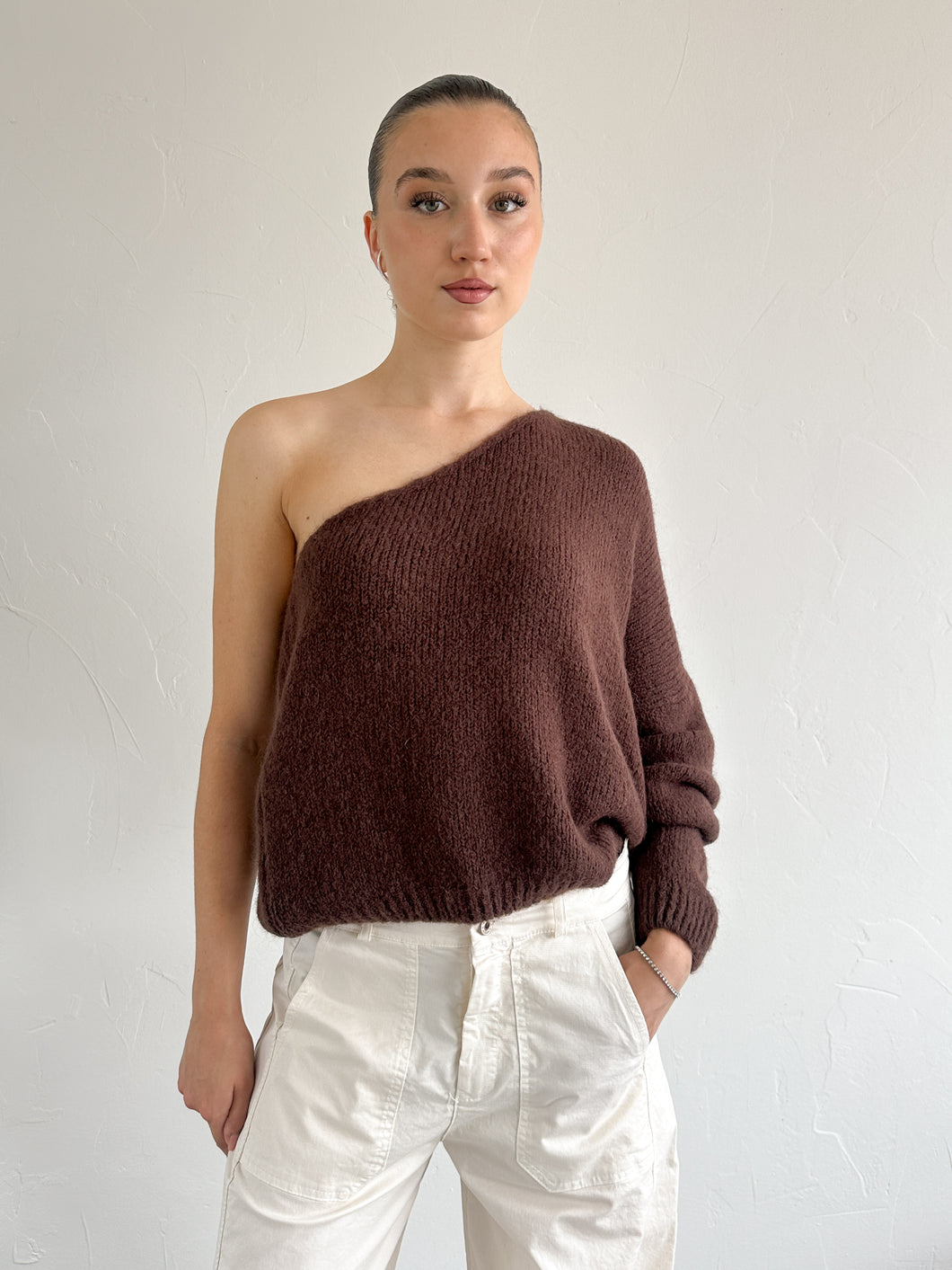 Bibi one shoulder trui bruin