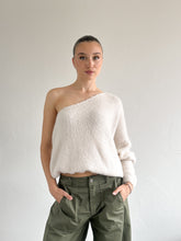 Afbeelding in Gallery-weergave laden, Bibi one shoulder trui creme
