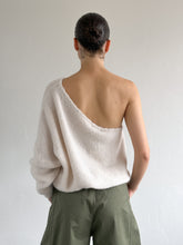 Afbeelding in Gallery-weergave laden, Bibi one shoulder trui creme
