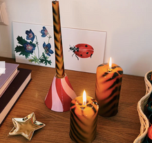 Afbeelding in Gallery-weergave laden, anna + nina Small Tiger Stripe Pillar Candle
