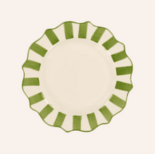 Afbeelding in Gallery-weergave laden, anna + nina Green Scalloped Breakfast Plate
