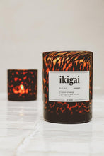 Afbeelding in Gallery-weergave laden, Kaars in Leopard Glas “ikigai”
